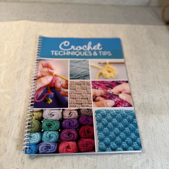 Crochet Techniques and Tips by Publications International Ltd. Staff (2014) - Picture 1 of 5